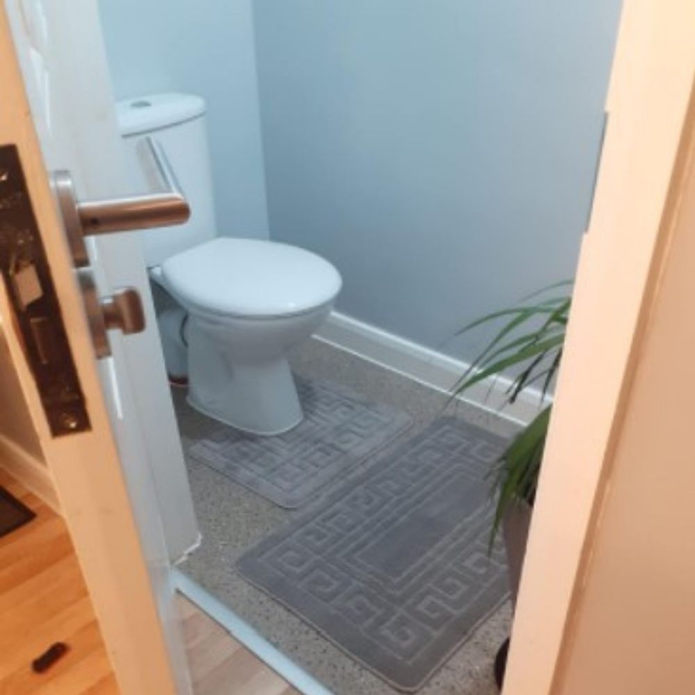 Bathroom Mat (Gray): image 6